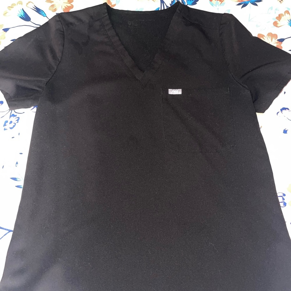 Figs Women’s Black V-Neck Scrub Set